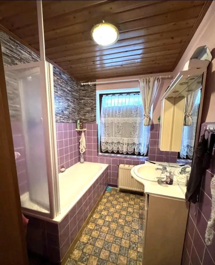 6 Zimmer Wohnung mit 120 m² in Hof – Bild 4