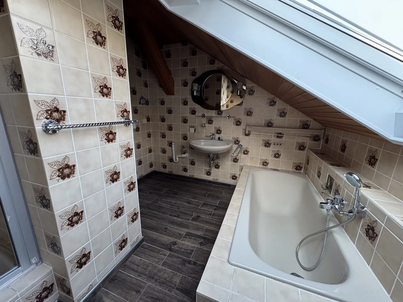 2 Zimmer Wohnung mit 74 m² in Wiesbaden – Bild 6
