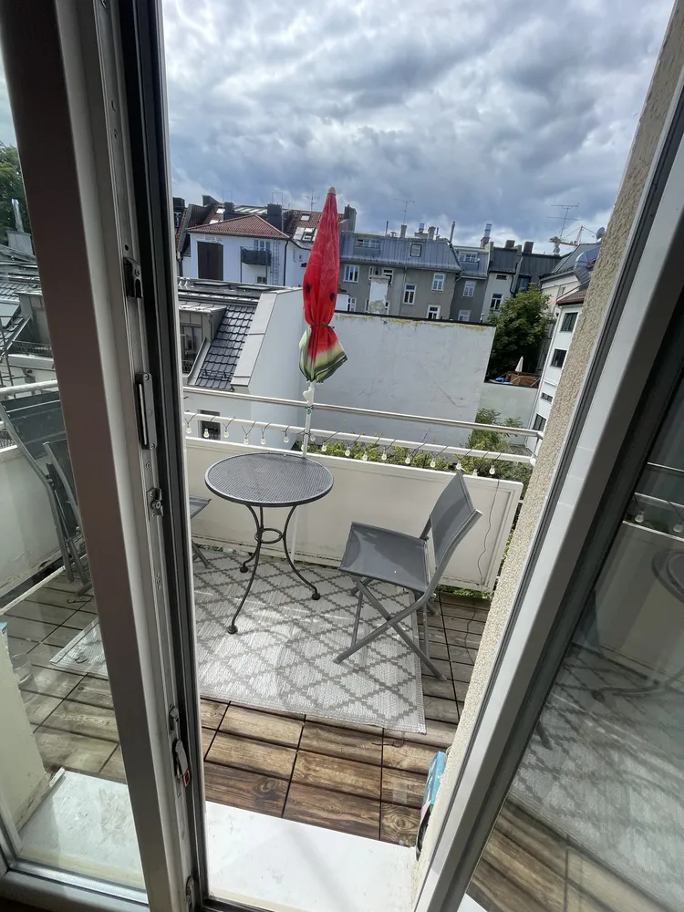 4 Zimmer Wohnung mit 100 m² in München – Bild 1