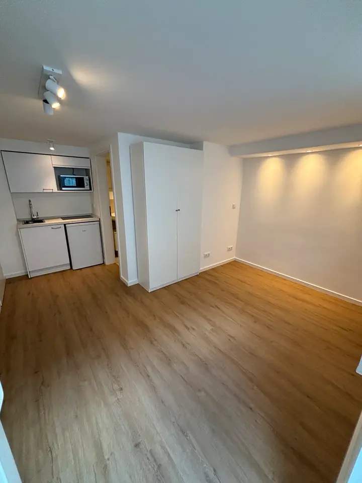 2 Zimmer Wohnung mit 150 m² in Wiesbaden – Bild 2