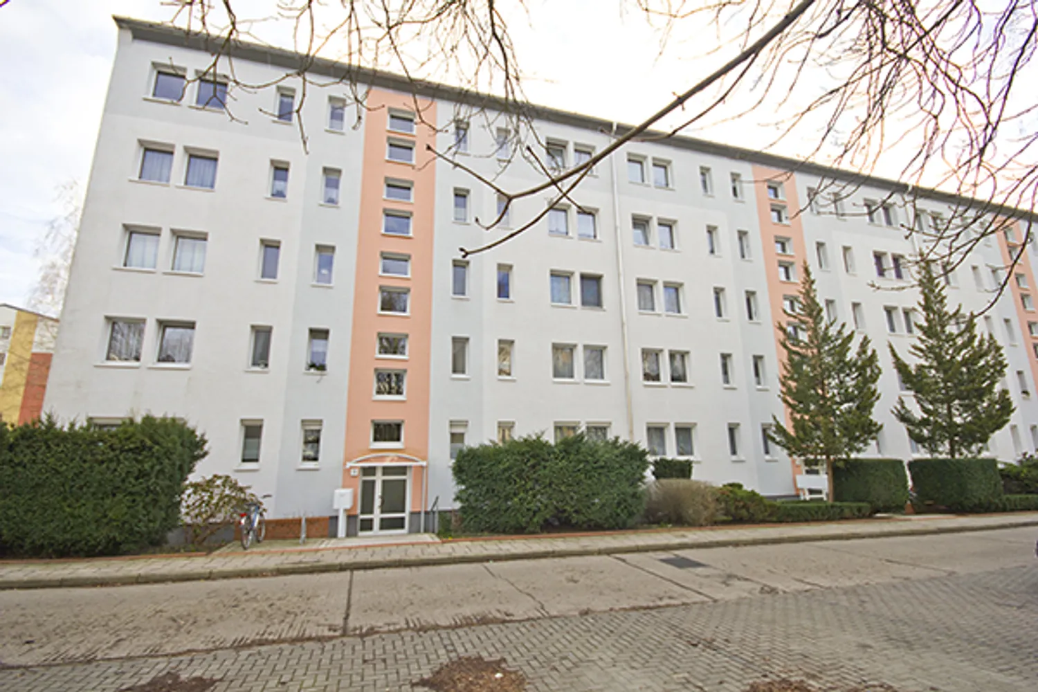 2 Zimmer Wohnung mit 47 m² in Halle (Saale) – Bild 2