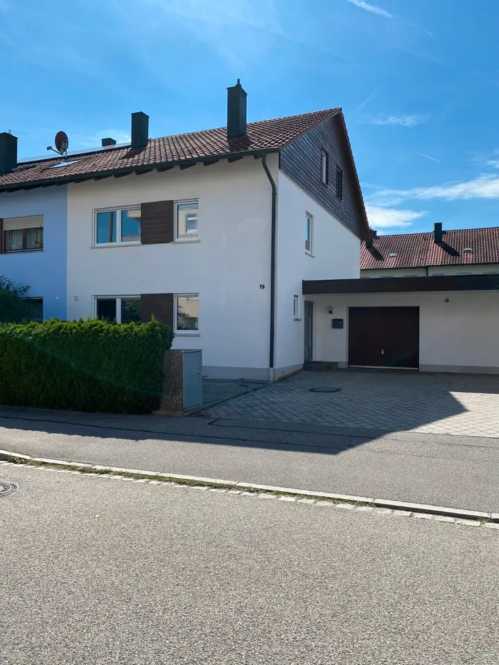 4 Zimmer Wohnung mit 110 m² in Straubing – Bild 2