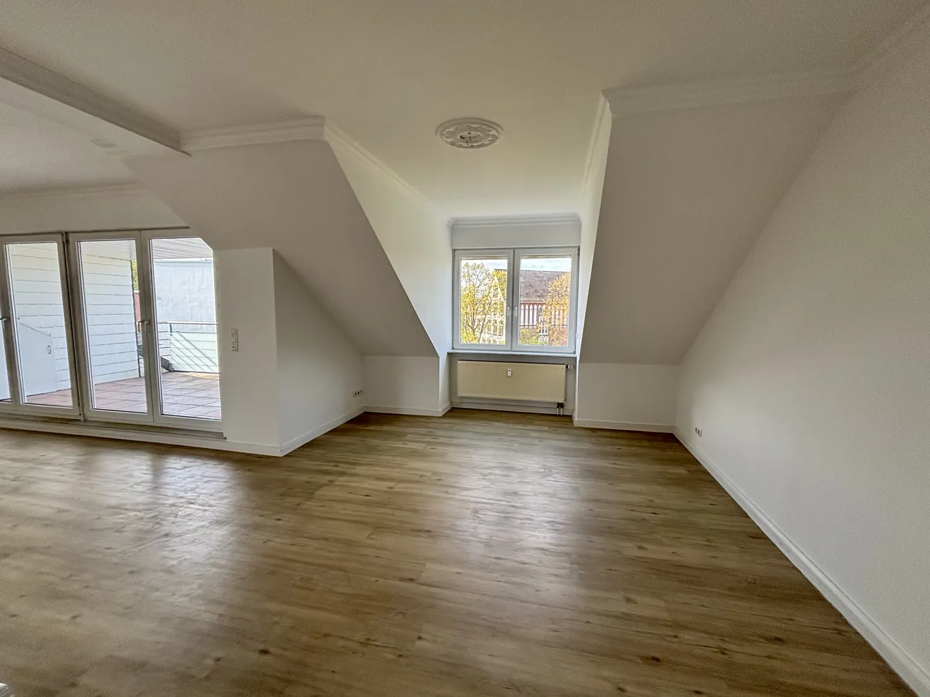 5 Zimmer Wohnung mit 126 m² in Pinneberg – Bild 3