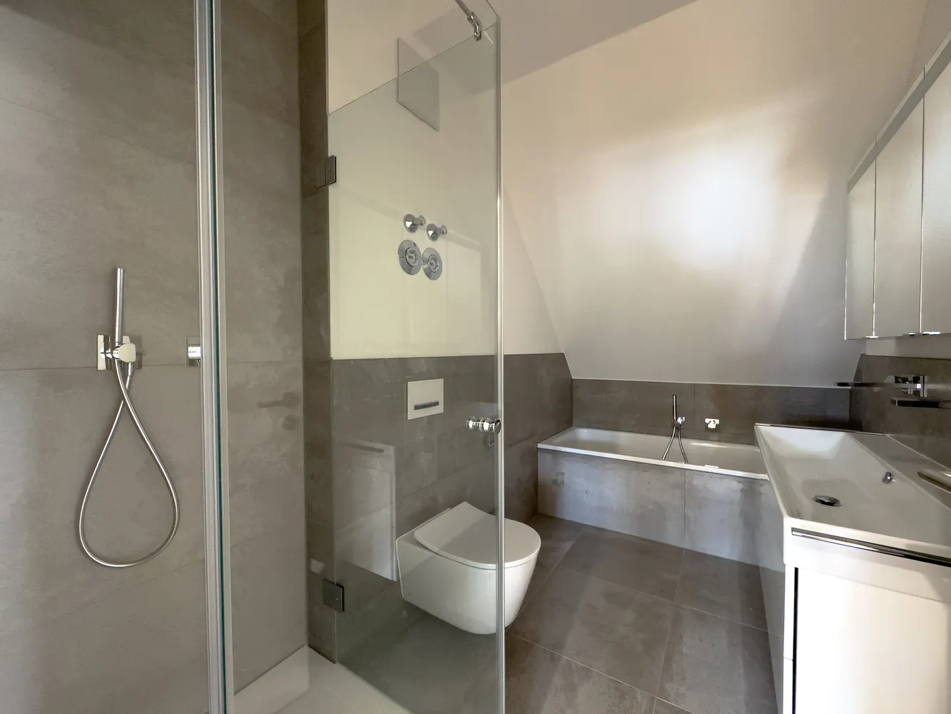 3 Zimmer Wohnung mit 119 m² in Wiesbaden – Bild 3
