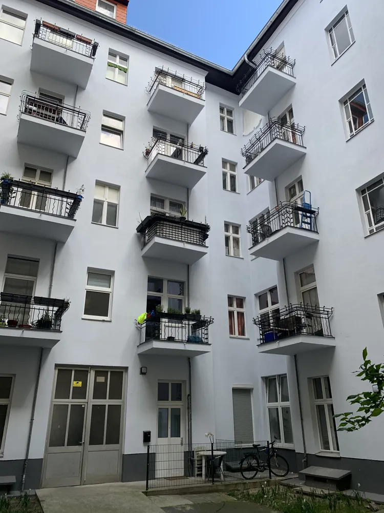 1 room apartment with 30 m² in Berlin – Photo 2
