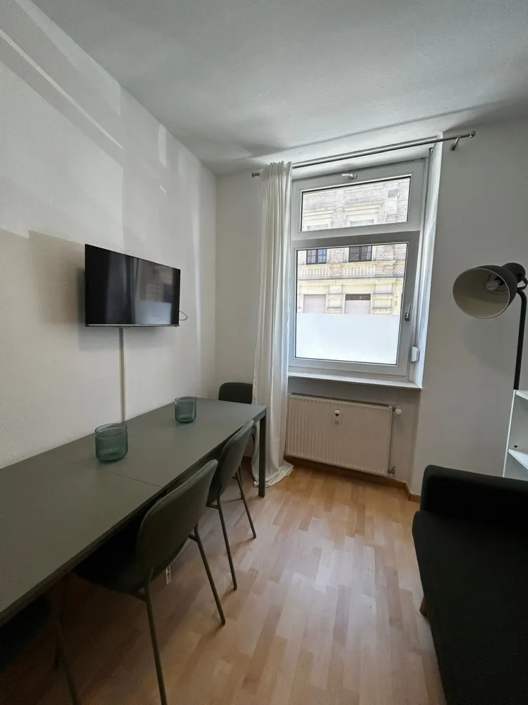 2 Zimmer Wohnung mit 35 m² in Karlsruhe – Bild 2
