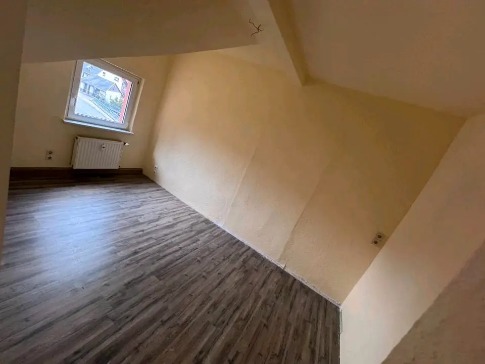 9 Zimmer Wohnung mit 107 m² in Aue-Bad Schlema – Bild 6