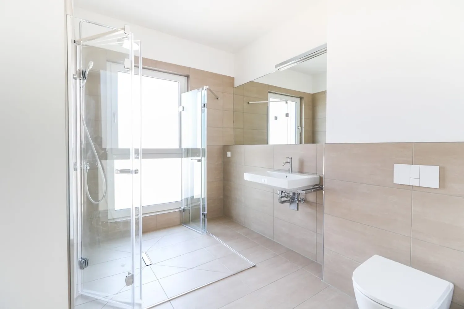 4 Zimmer Wohnung mit 138 m² in Frankfurt am Main – Bild 1