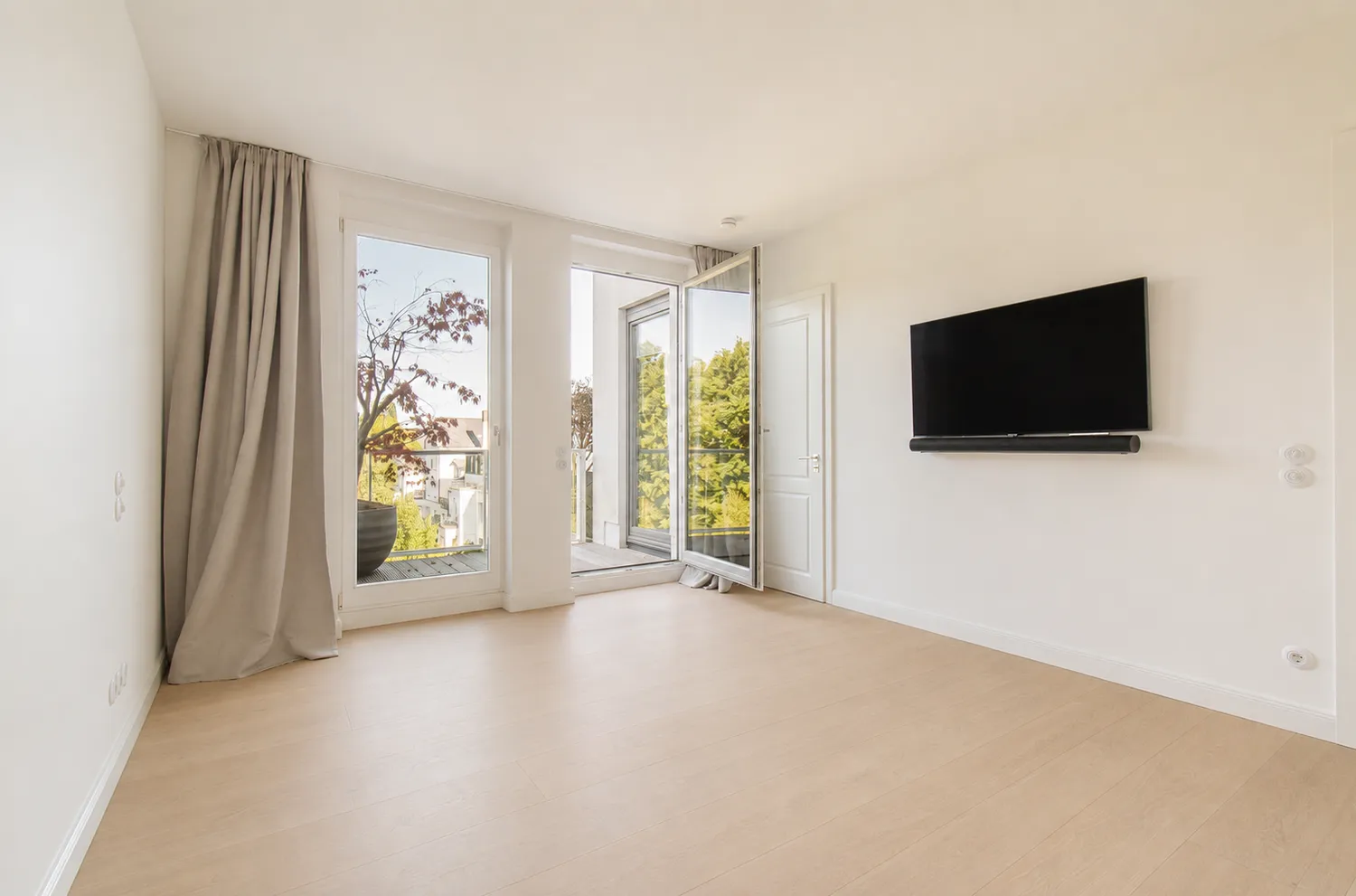 6 Zimmer Wohnung mit 317 m² in Hamburg – Bild 6