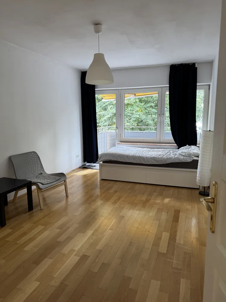 3 Zimmer Wohnung mit 75 m² in München – Bild 2