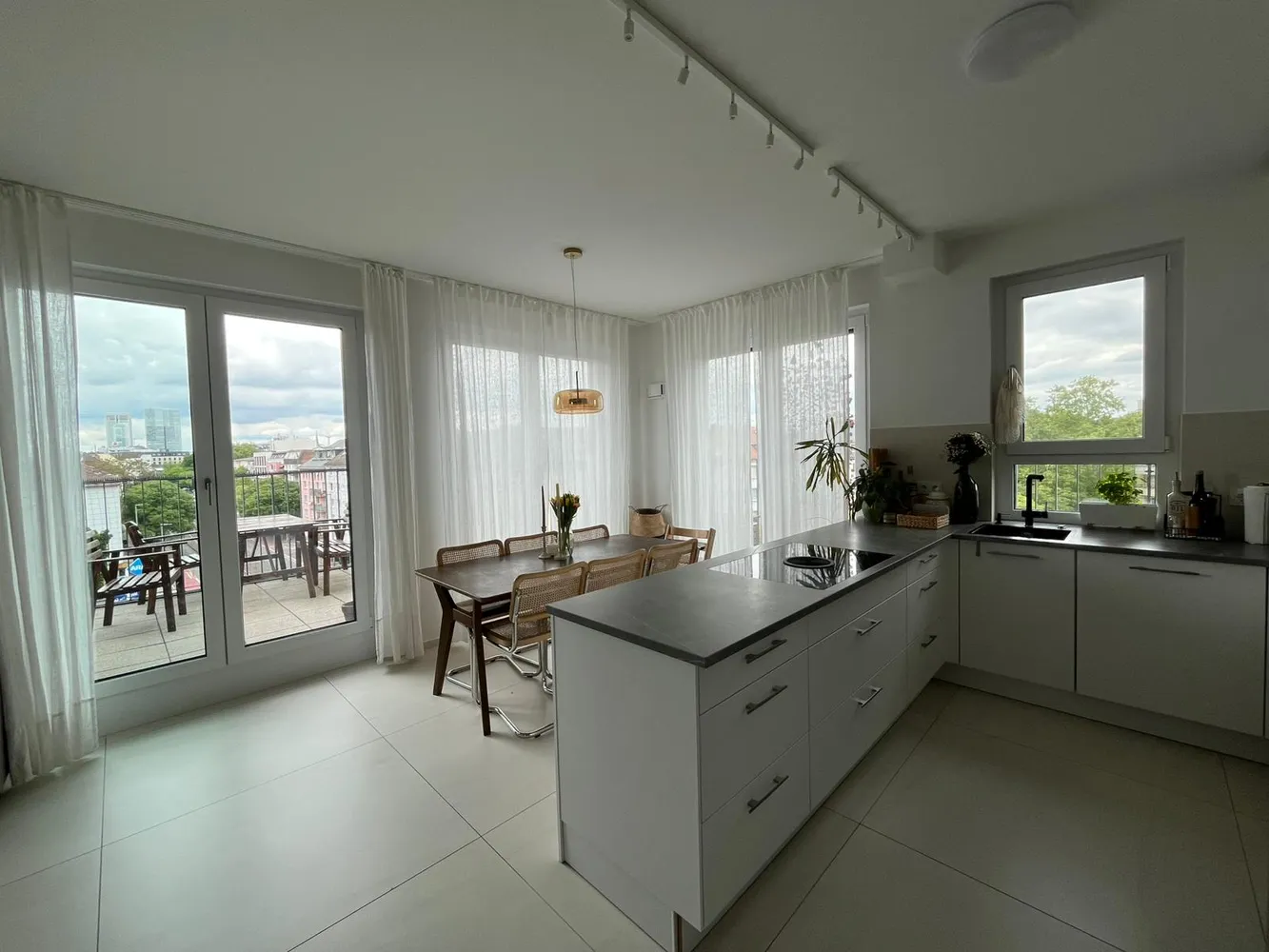 4 Zimmer Wohnung mit 169 m² in Frankfurt am Main – Bild 7