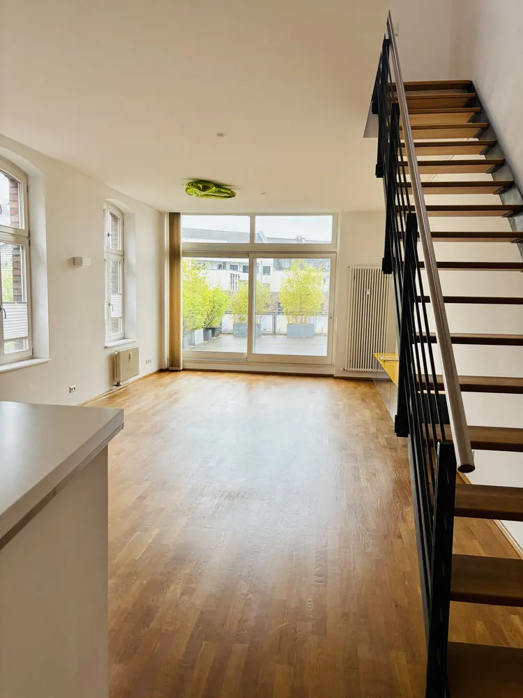 4 Zimmer Wohnung mit 145 m² in Düsseldorf – Bild 2