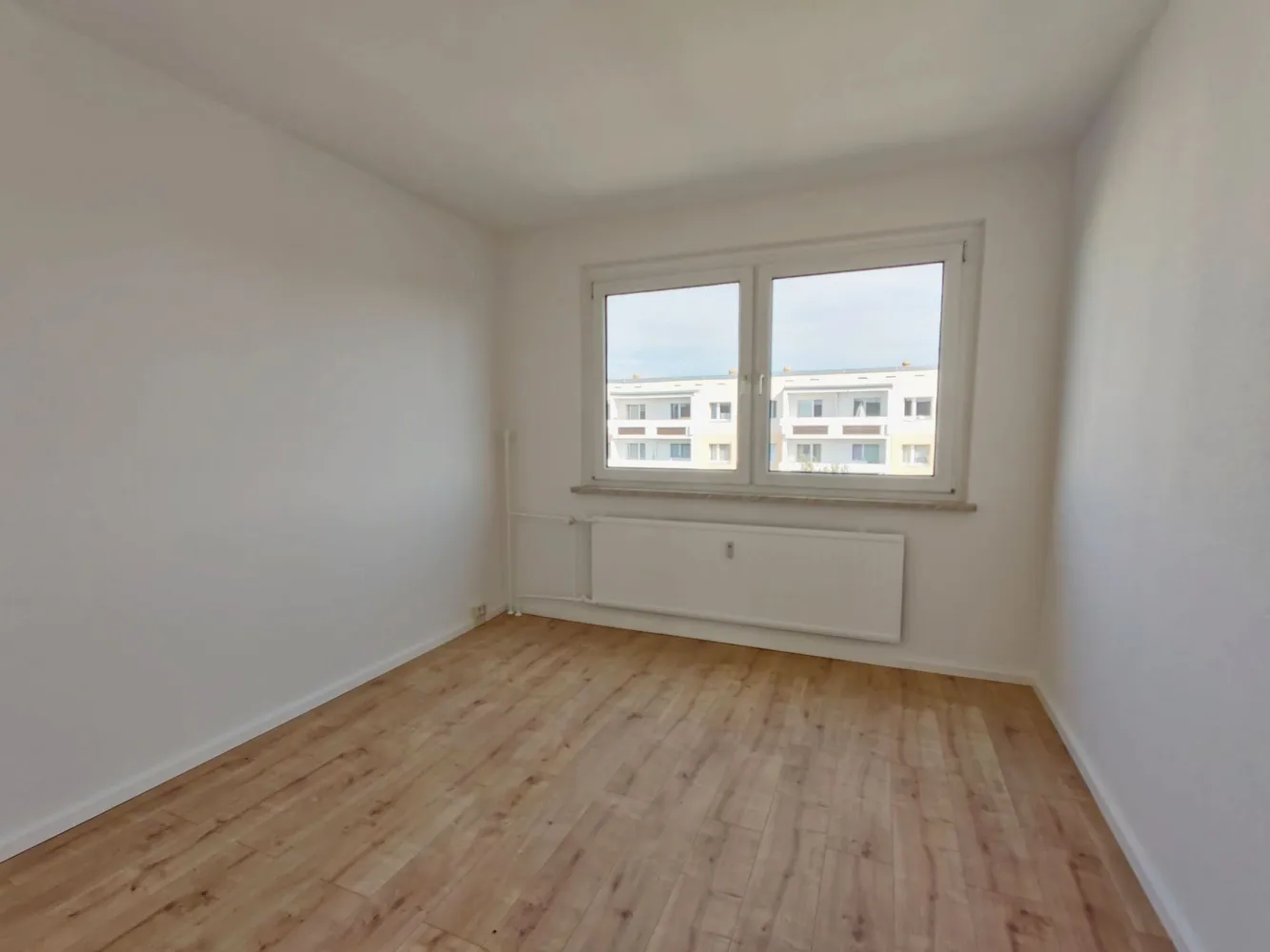 6 Zimmer Wohnung mit 119 m² in Halle (Saale) – Bild 3