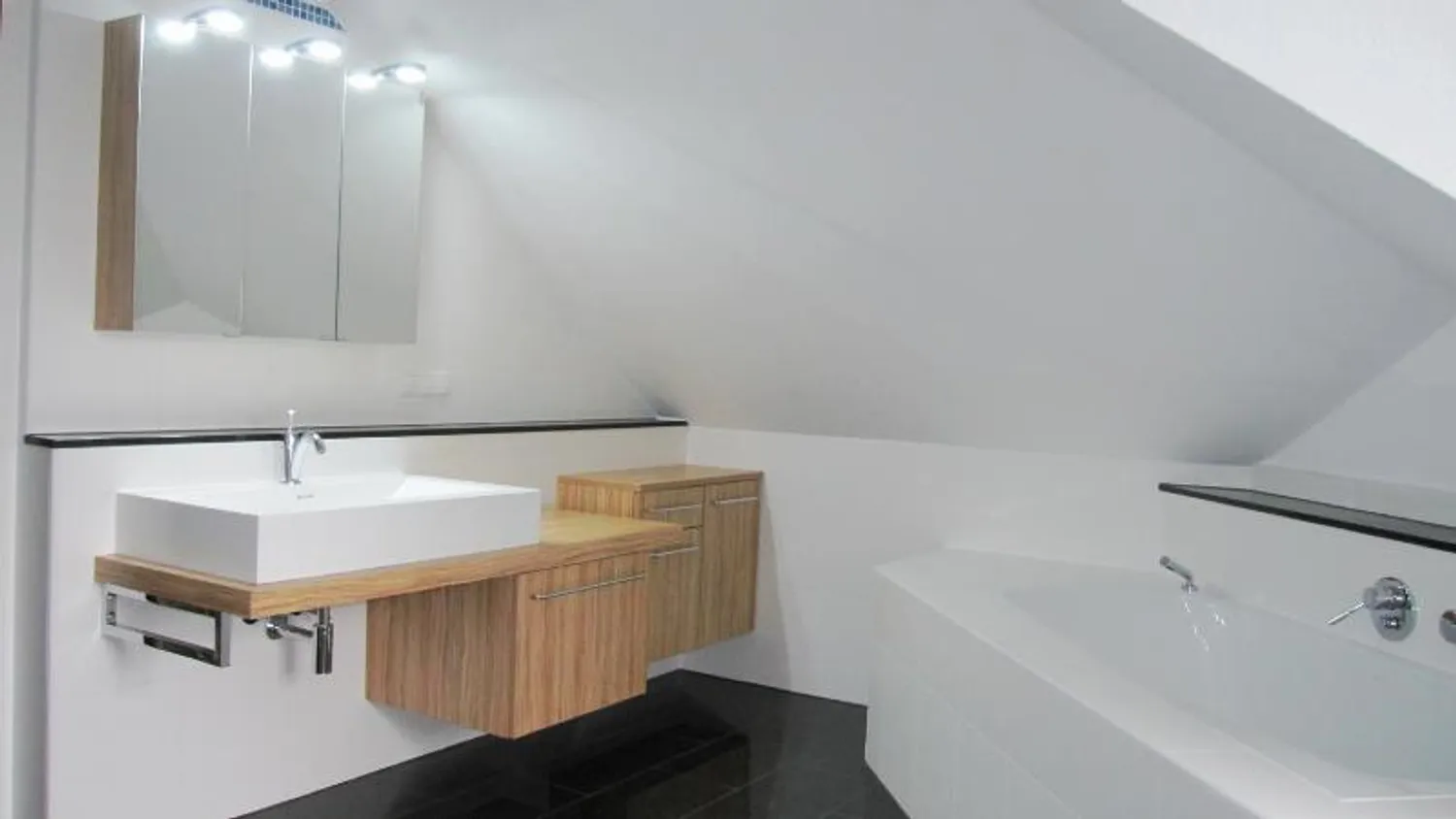 2 Zimmer Wohnung mit 77 m² in Bonn – Bild 4