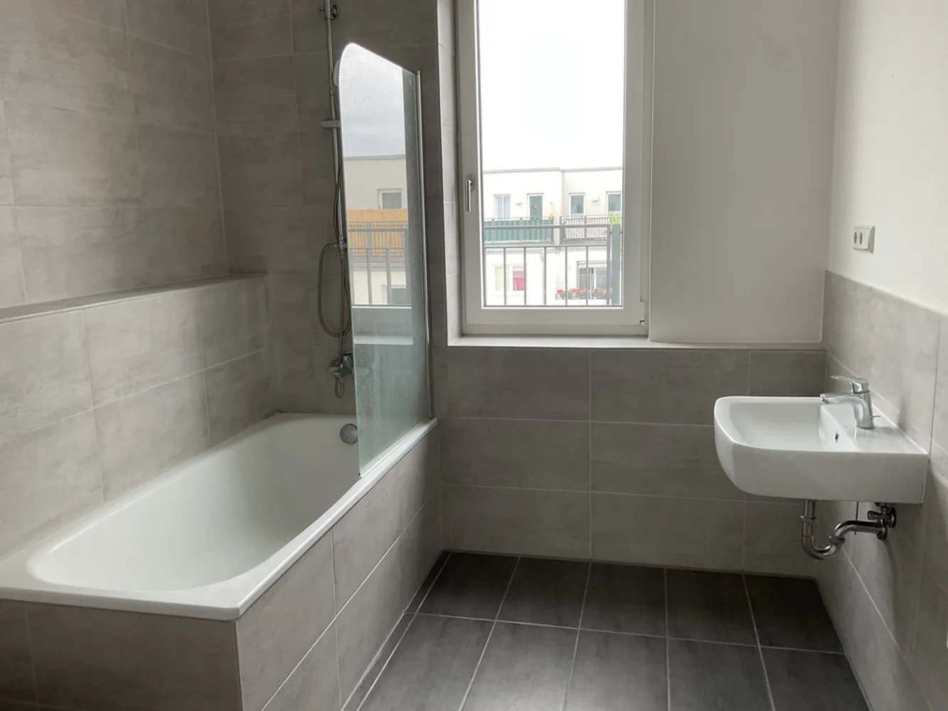 2 Zimmer Wohnung mit 93 m² in Berlin – Bild 6