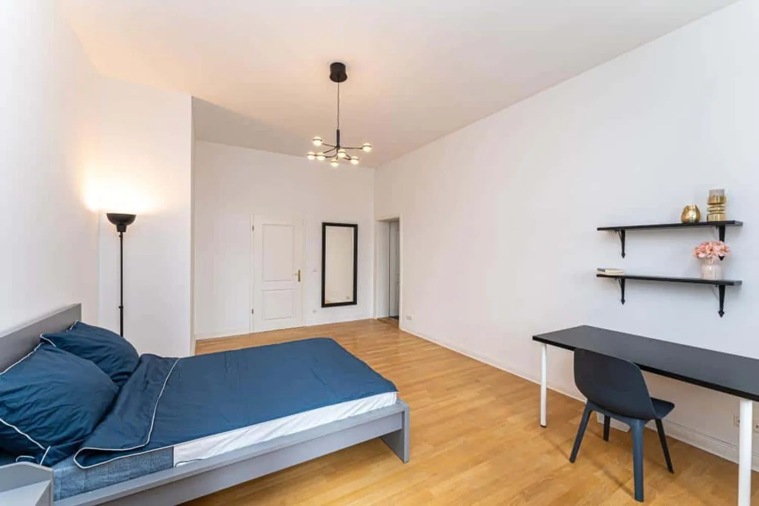 Shared room with 24 m² in Berlin – Photo 4