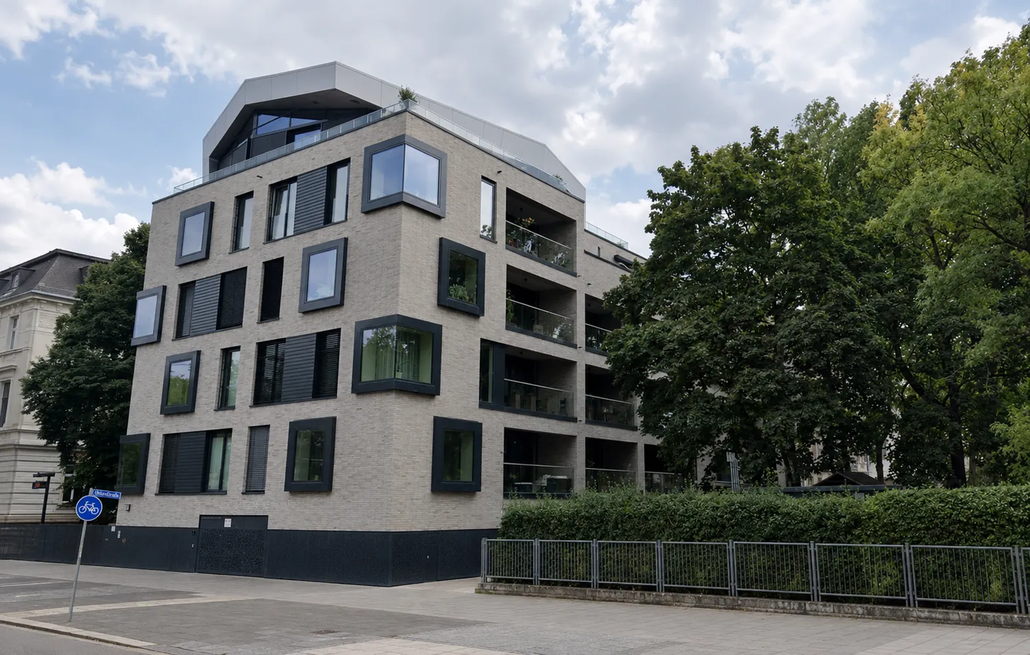 4 Zimmer Wohnung mit 130 m² in Leipzig – Bild 1