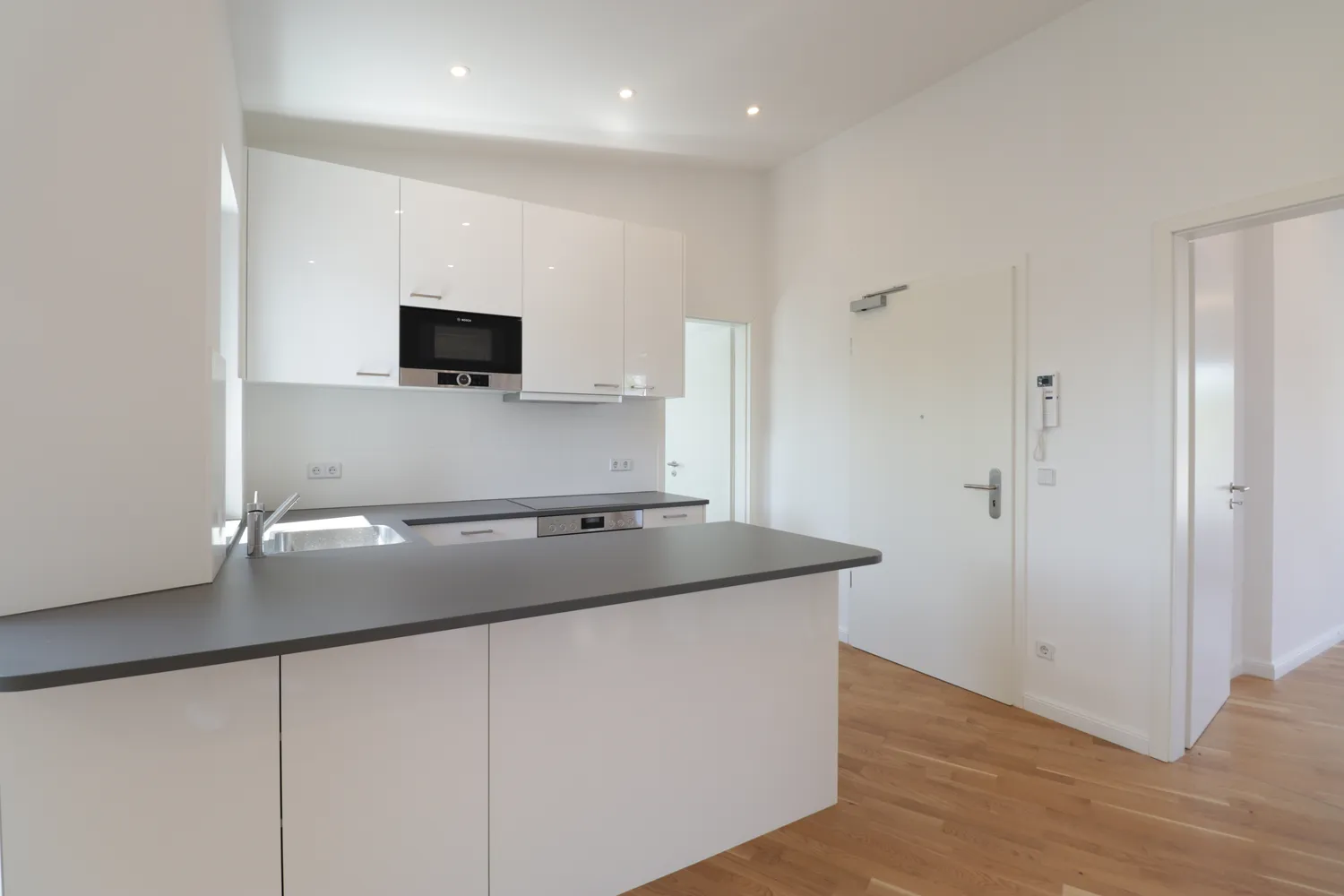 2 Zimmer Wohnung mit 60 m² in Berlin – Bild 2
