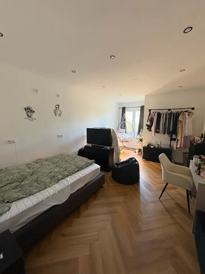 6 Zimmer Wohnung mit 20 m² in Oldenburg – Bild 1
