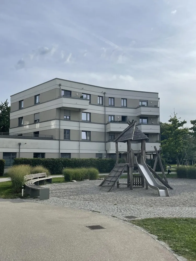 4 Zimmer Wohnung mit 97 m² in München – Bild 2