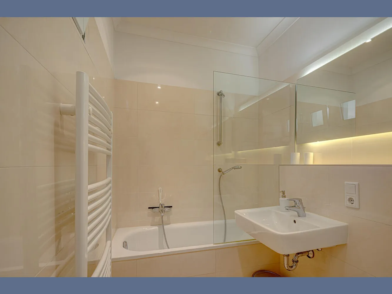 2 room apartment with 47 m² in Munich – Photo 9