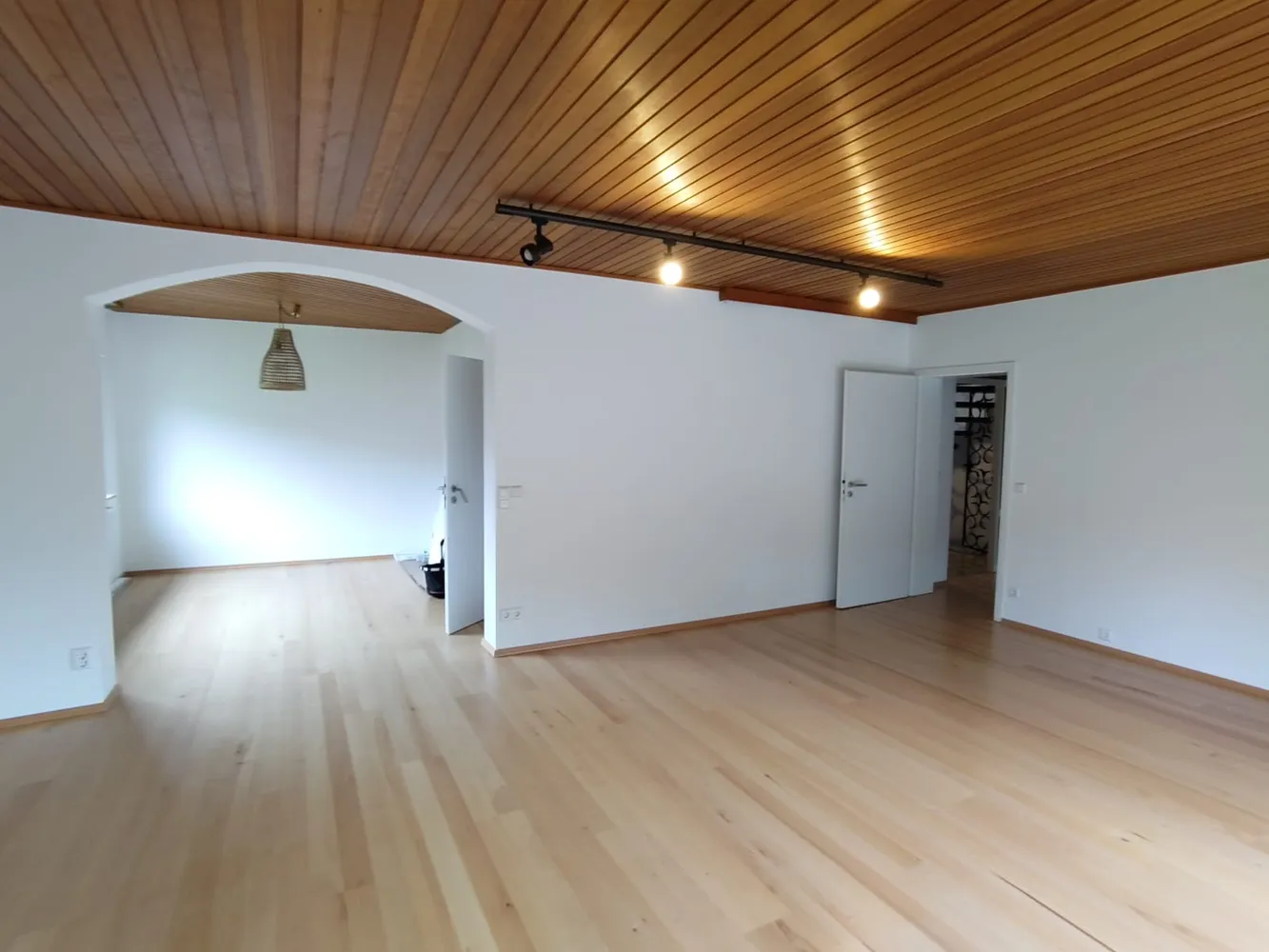 10 Zimmer Haus mit 230 m² in Pforzheim – Bild 2