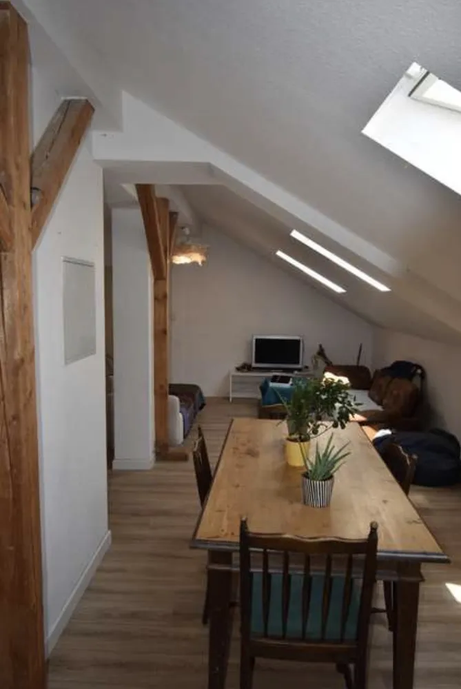 6 Zimmer Wohnung mit 100 m² in Stuttgart – Bild 2