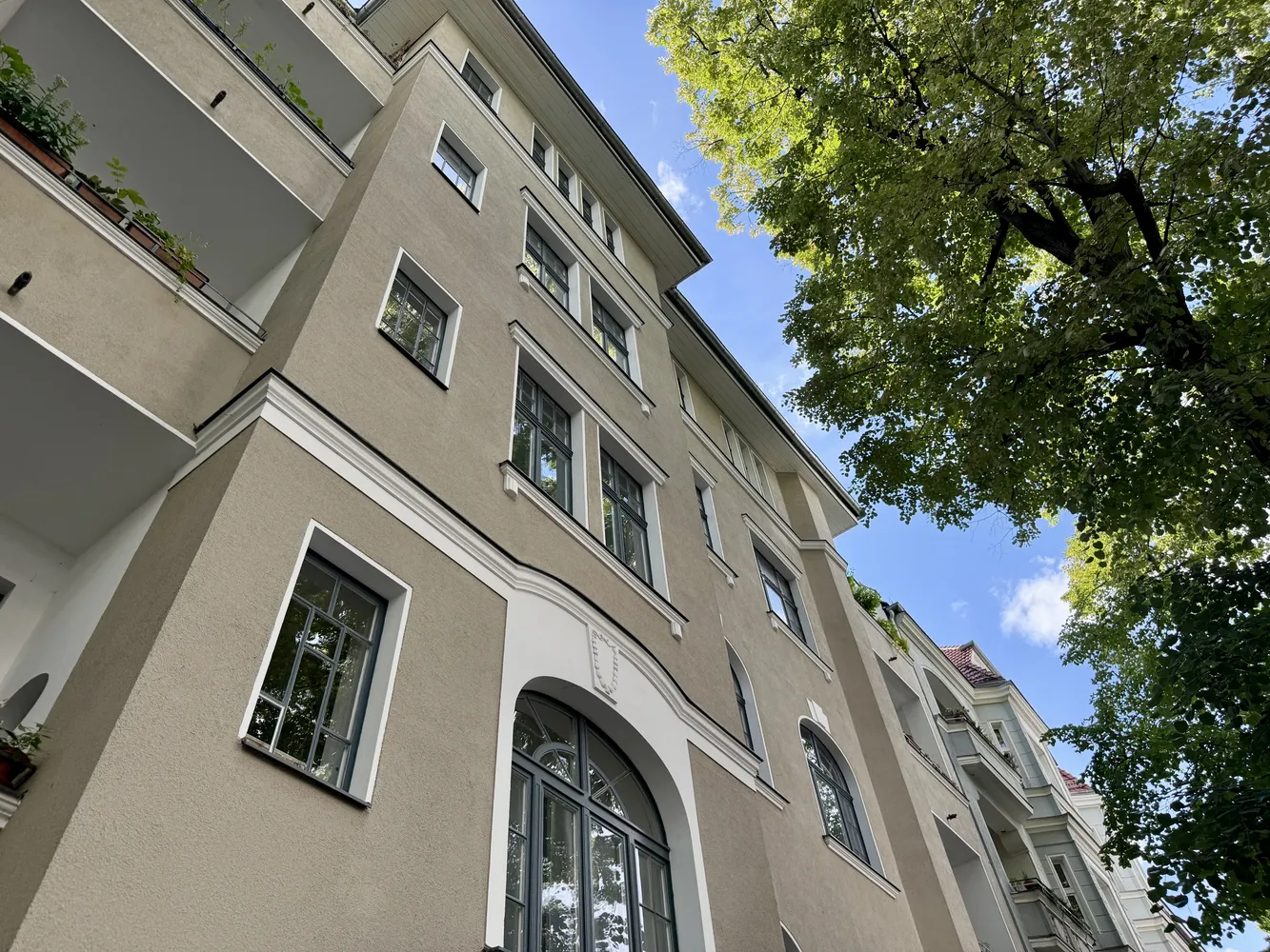 2 Zimmer Wohnung mit 81 m² in Berlin – Bild 8