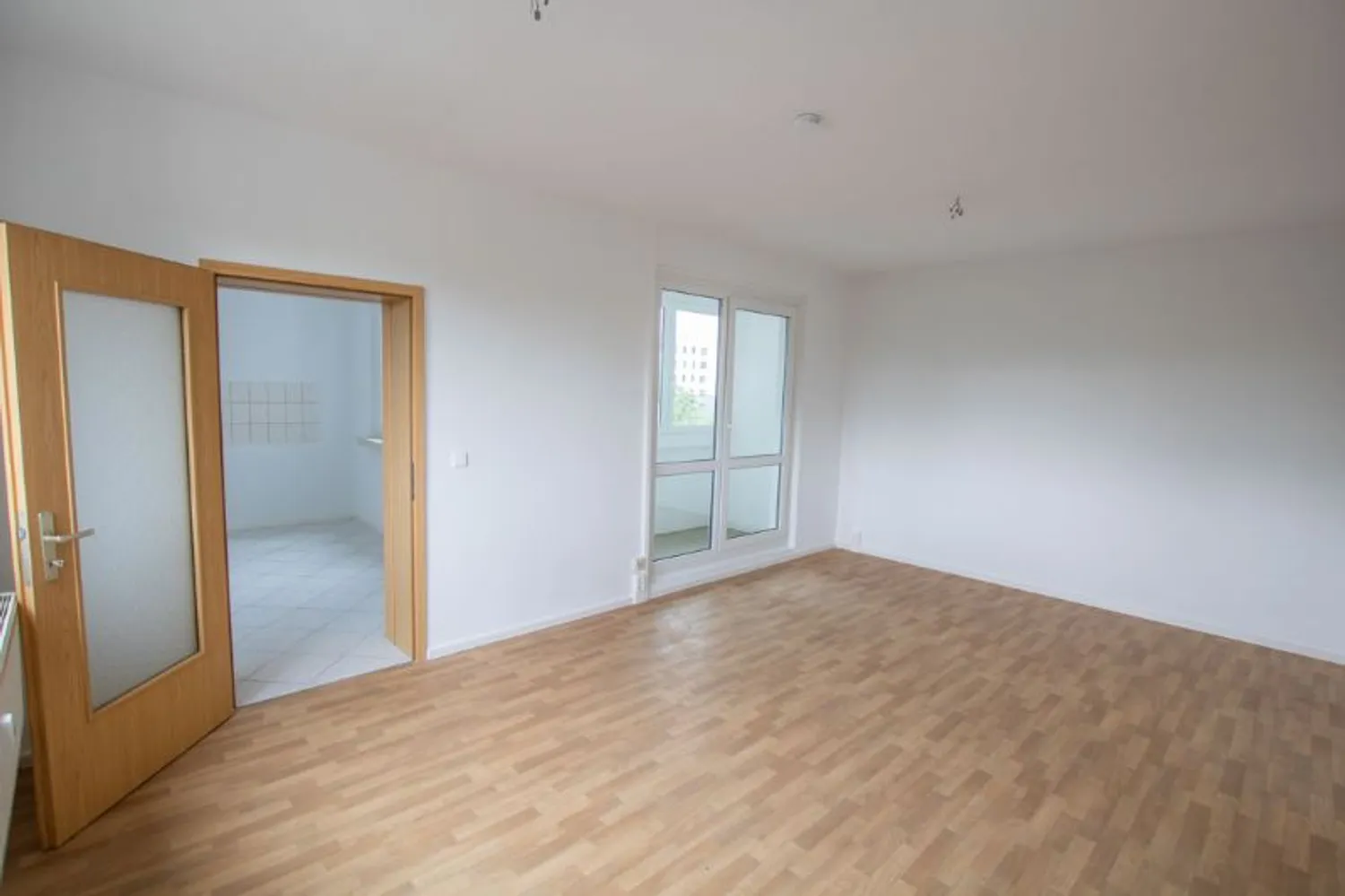 2 Zimmer Wohnung mit 65 m² in Halle (Saale) – Bild 3