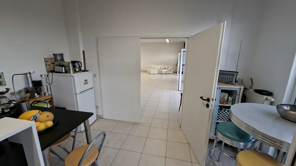2 Zimmer Wohnung mit 105 m² in Hürth – Bild 4