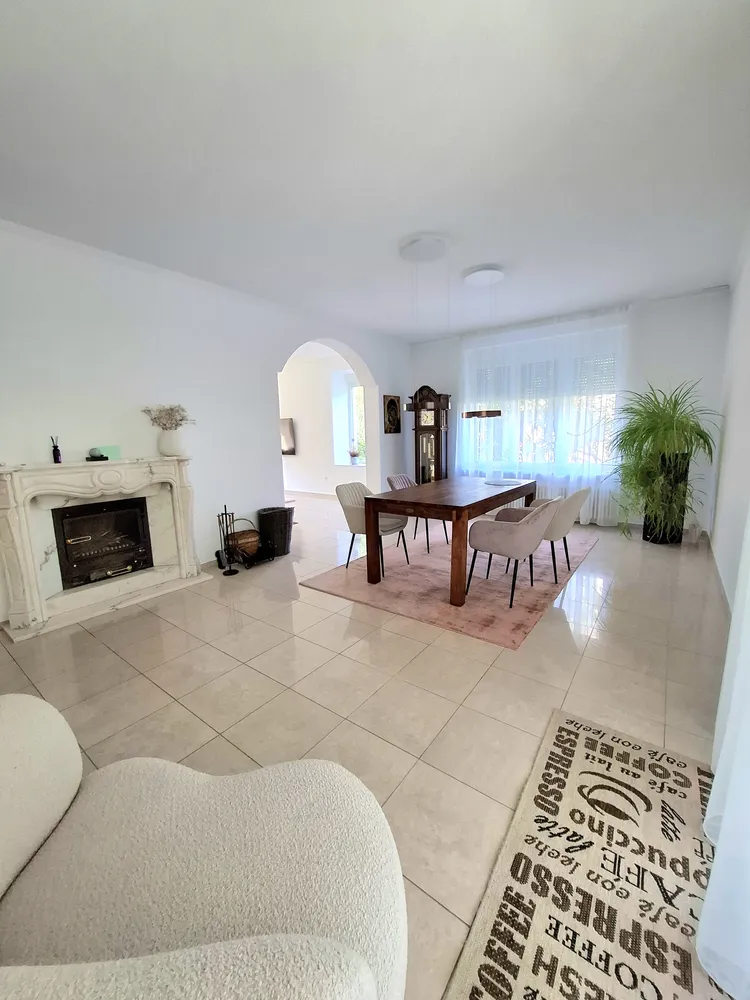 6 Zimmer Haus mit 194 m² in Berlin – Bild 1