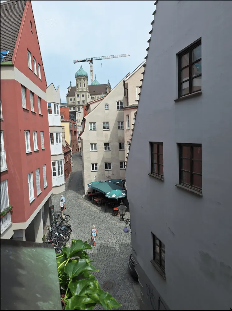 4 Zimmer Wohnung mit 135 m² in Augsburg – Bild 1
