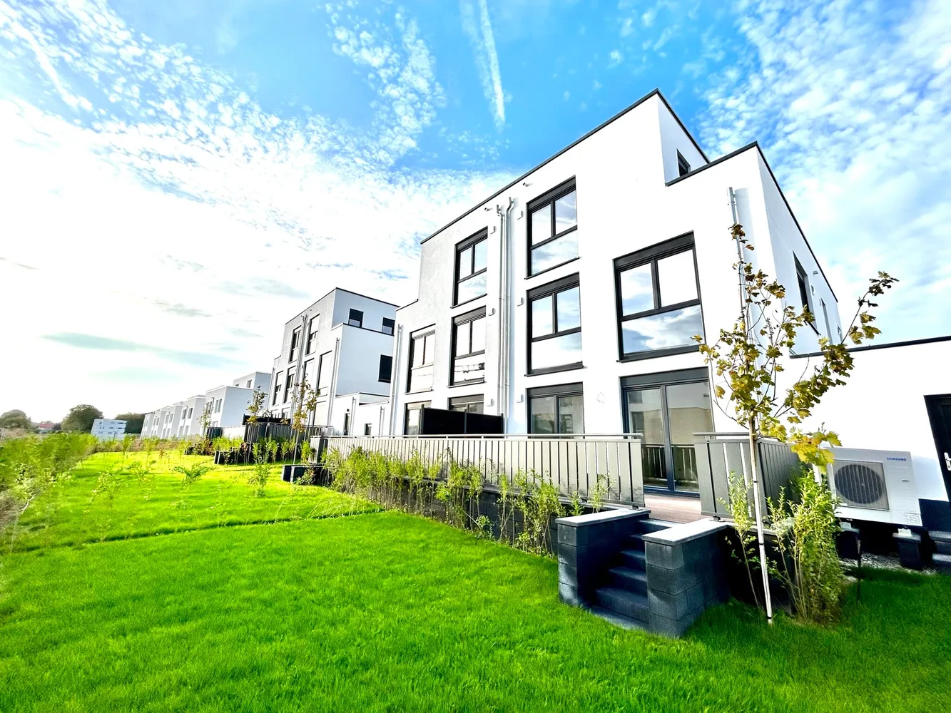 5 Zimmer Wohnung mit 120 m² in Wiesbaden – Bild 2
