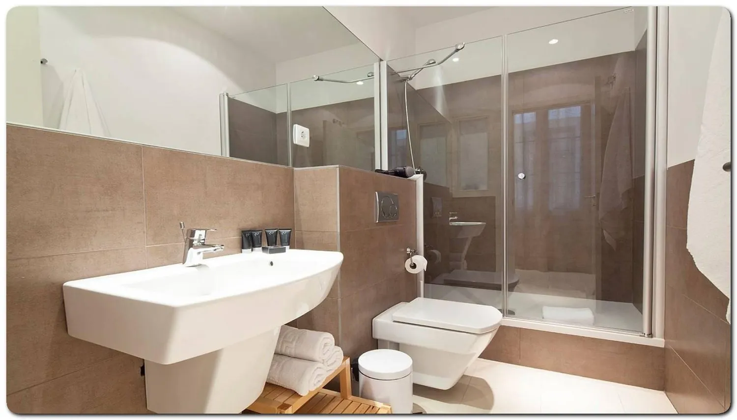 2 room apartment with 83 m² in Berlin – Photo 5