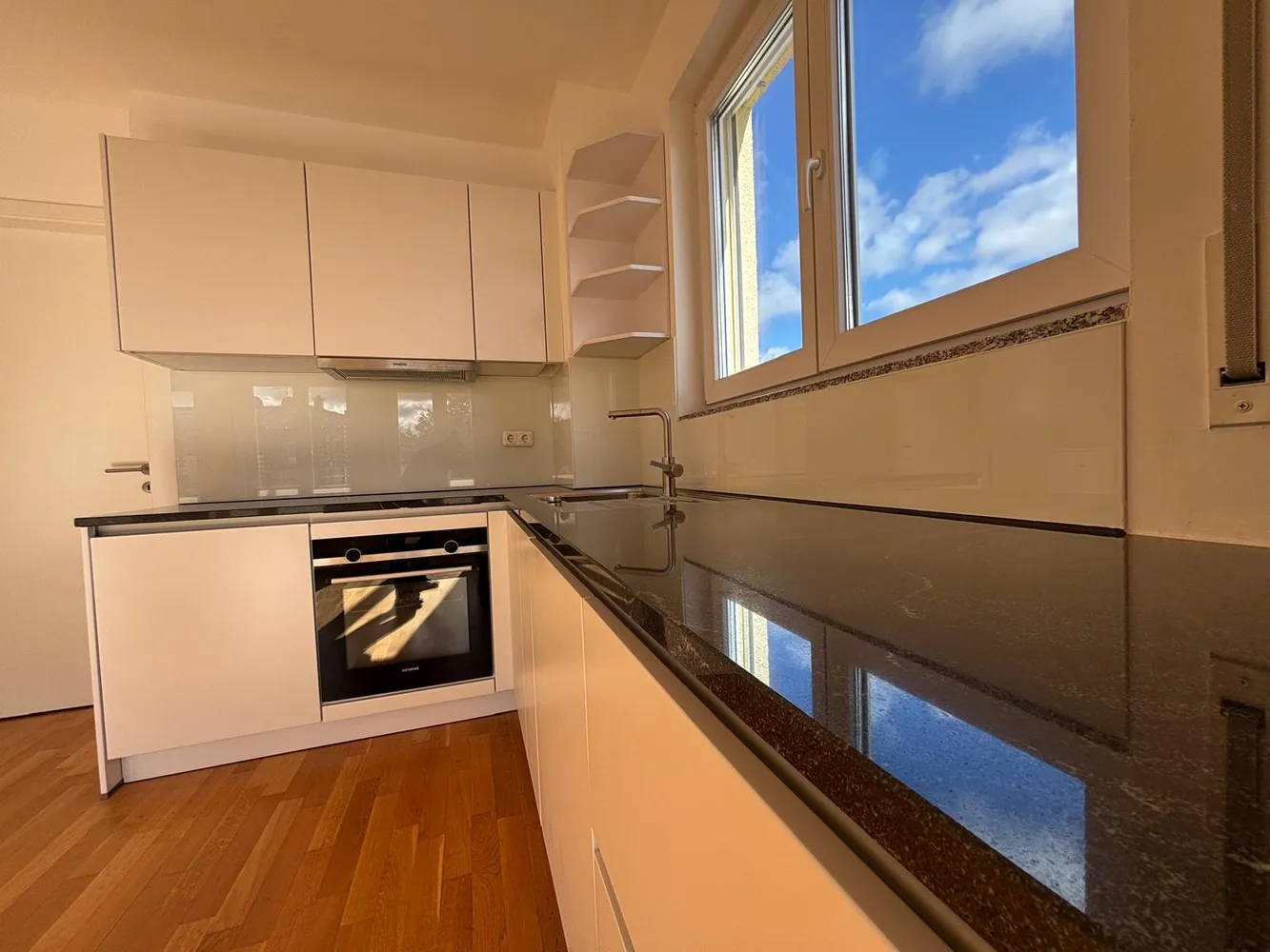 2 room apartment with 70 m² in Munich – Photo 8