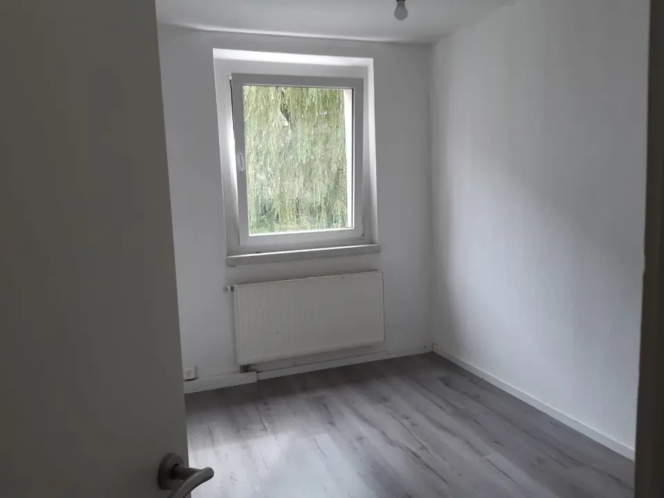 3 Zimmer Wohnung mit 56 m² in Suhl – Bild 2