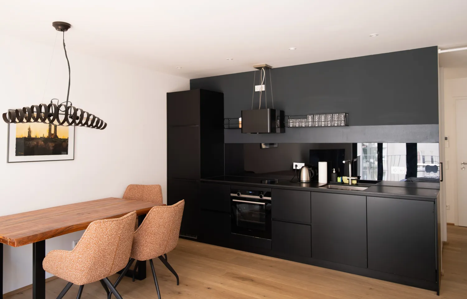 2 Zimmer Wohnung mit 57 m² in München – Bild 2