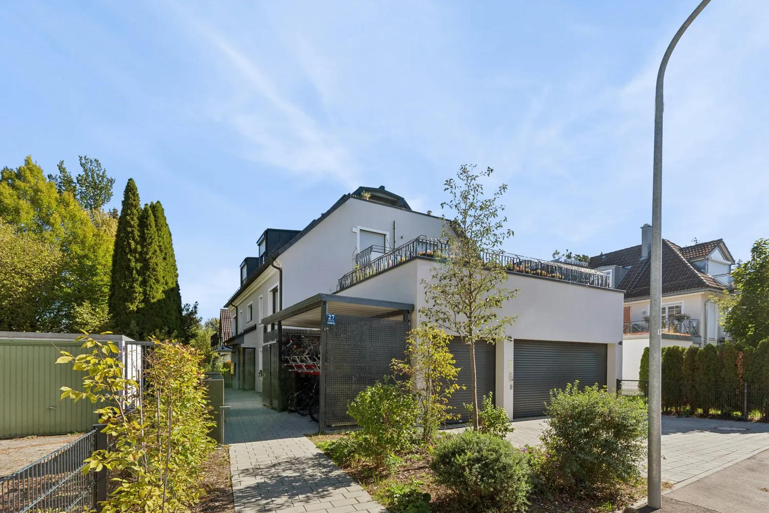 4 Zimmer Wohnung mit 131 m² in München – Bild 1