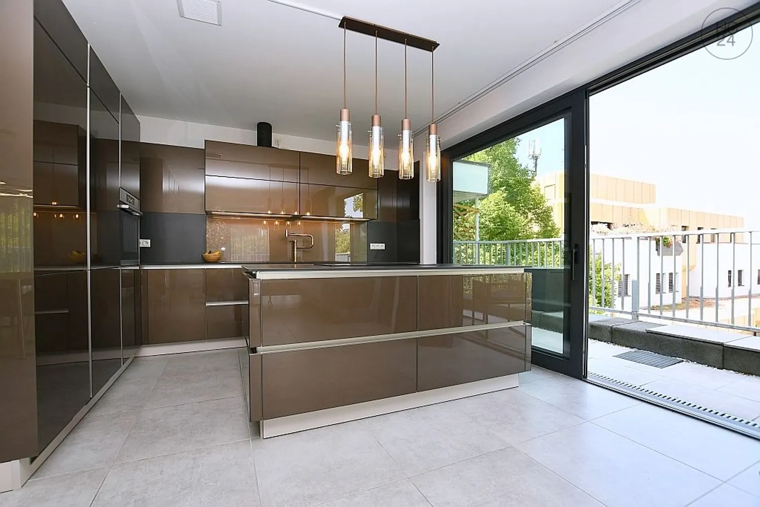 4 Zimmer Wohnung mit 150 m² in Stuttgart – Bild 2