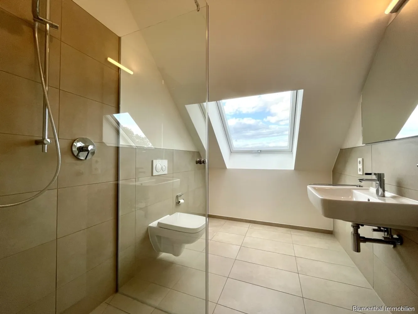 2 Zimmer Wohnung mit 74 m² in Bielefeld – Bild 3
