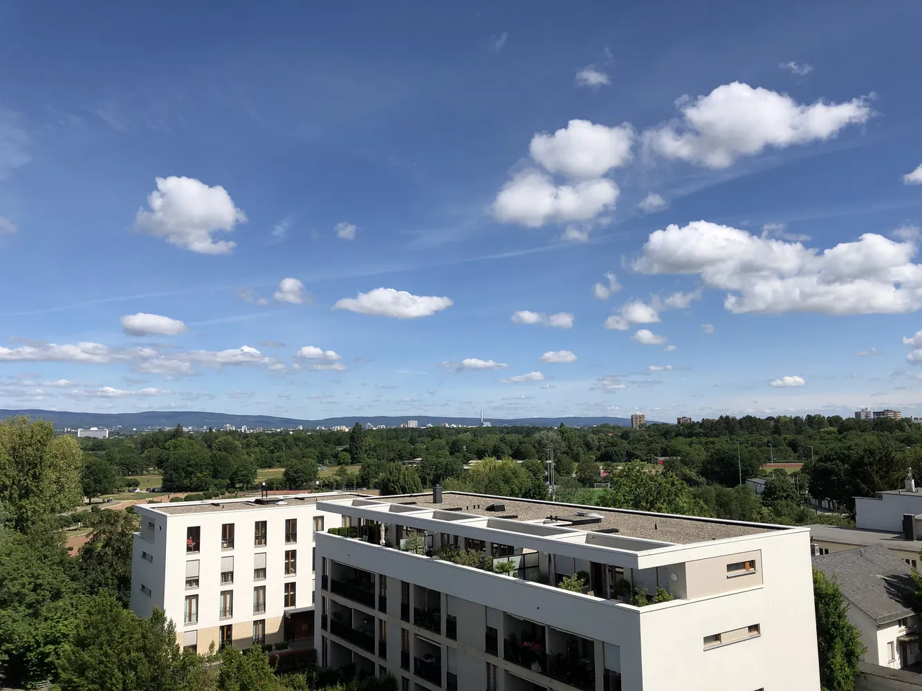 4 room apartment with 195 m² in Frankfurt am Main – Photo 1