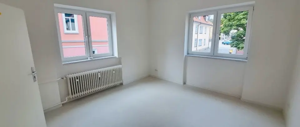 6 Zimmer Wohnung mit 165 m² in Suhl – Bild 1