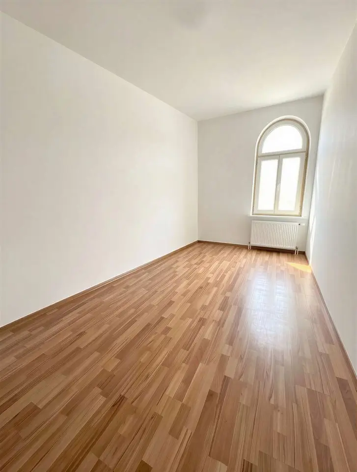 4 Zimmer Wohnung mit 111 m² in Magdeburg – Bild 3