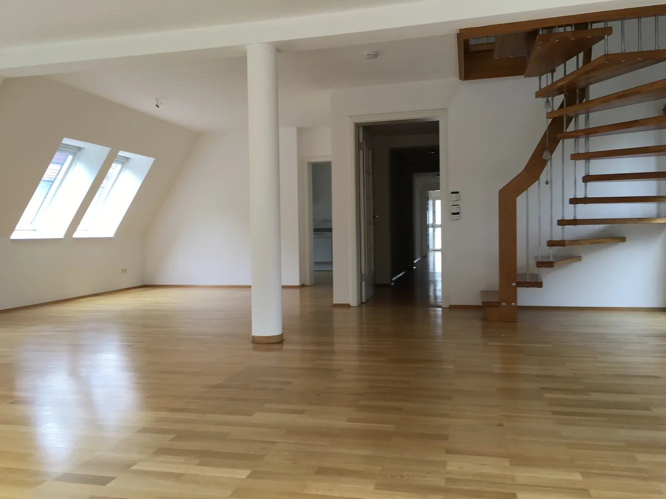 9 Zimmer Wohnung mit 270 m² in Oberursel (Taunus) – Bild 5