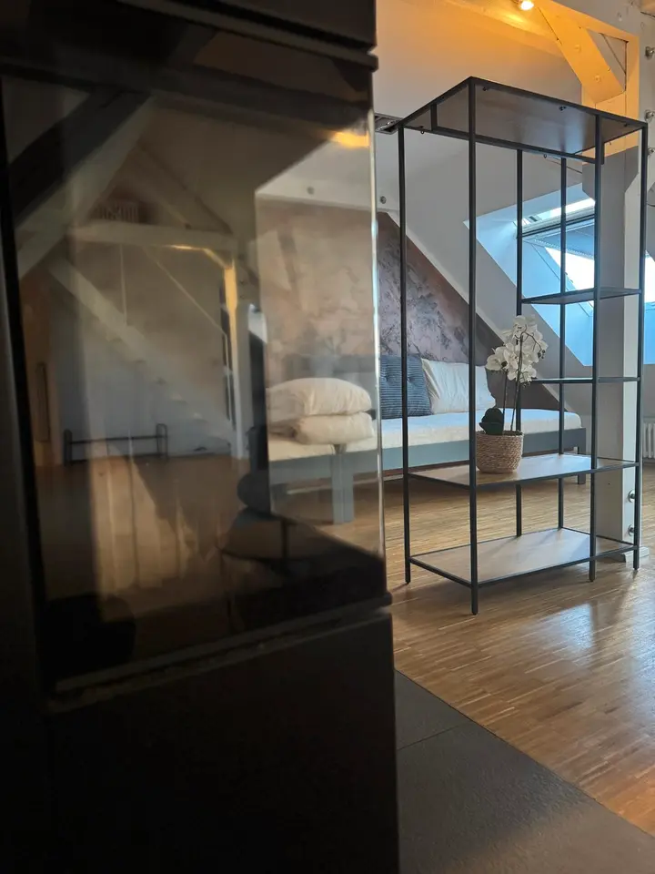 1 Zimmer Wohnung mit 83 m² in Saarbrücken – Bild 2