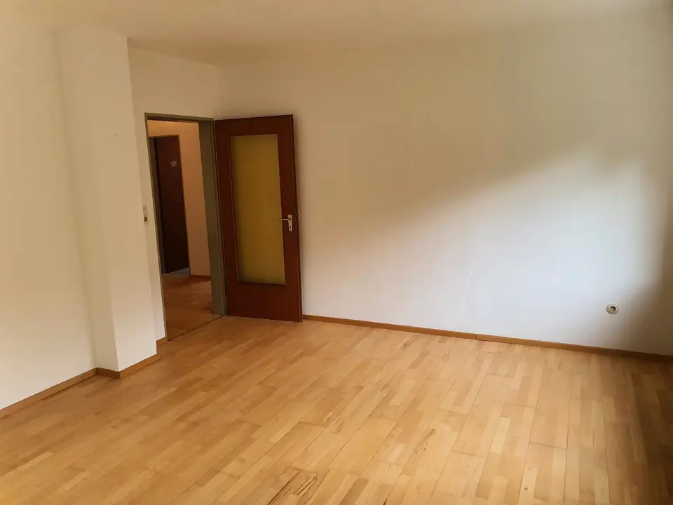 2 Zimmer Wohnung mit 60 m² in Sonneberg – Bild 1