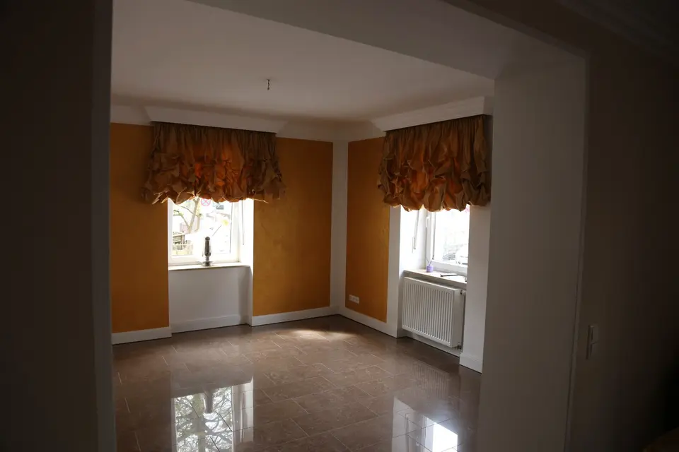 6 Zimmer Wohnung mit 120 m² in Augsburg – Bild 2