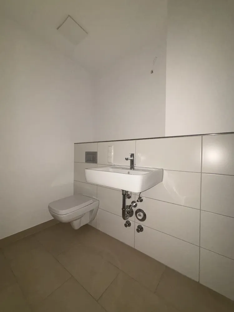 2 room apartment with 80 m² in Berlin – Photo 11