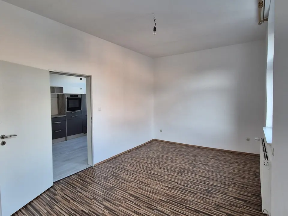 3 Zimmer Wohnung mit 100 m² in Hof – Bild 2