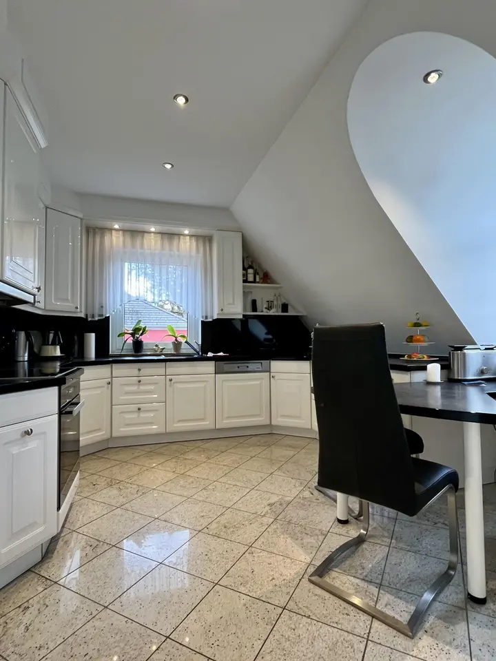 6 Zimmer Wohnung mit 203 m² in Torgau – Bild 1